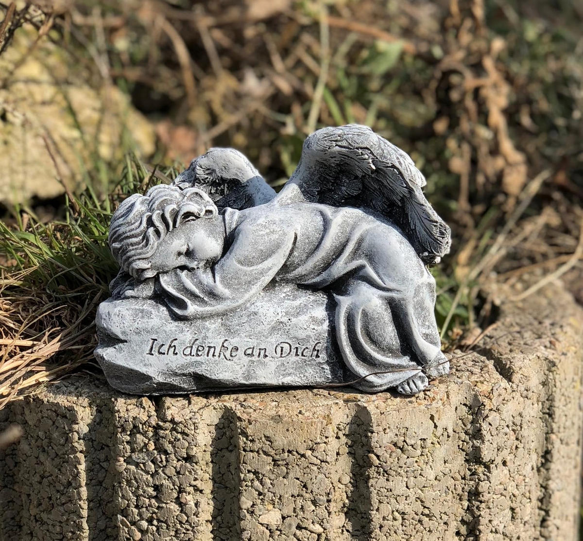STEINFIGUR Grabschmuck Engel auf Fels Ich denke an Dich frostfest wetterfest - Grau, Stein (15/12/8cm) - stoneandstyle