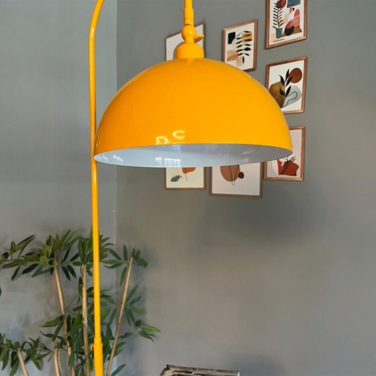 STEHLAMPE Gorkiede aus Metall mit Dimmer und Ablage - Gelb, Metall (37/37/170cm) - Bamyum