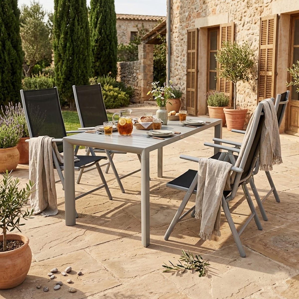 GARTEN-GARNITUR Sunderland - 5-teilige Garten-Essgruppe (4x Klappsessel mit Aluminiumgestell grau, Bespannung Textilene schwarz - Schwarz, Metall - TPFGarden