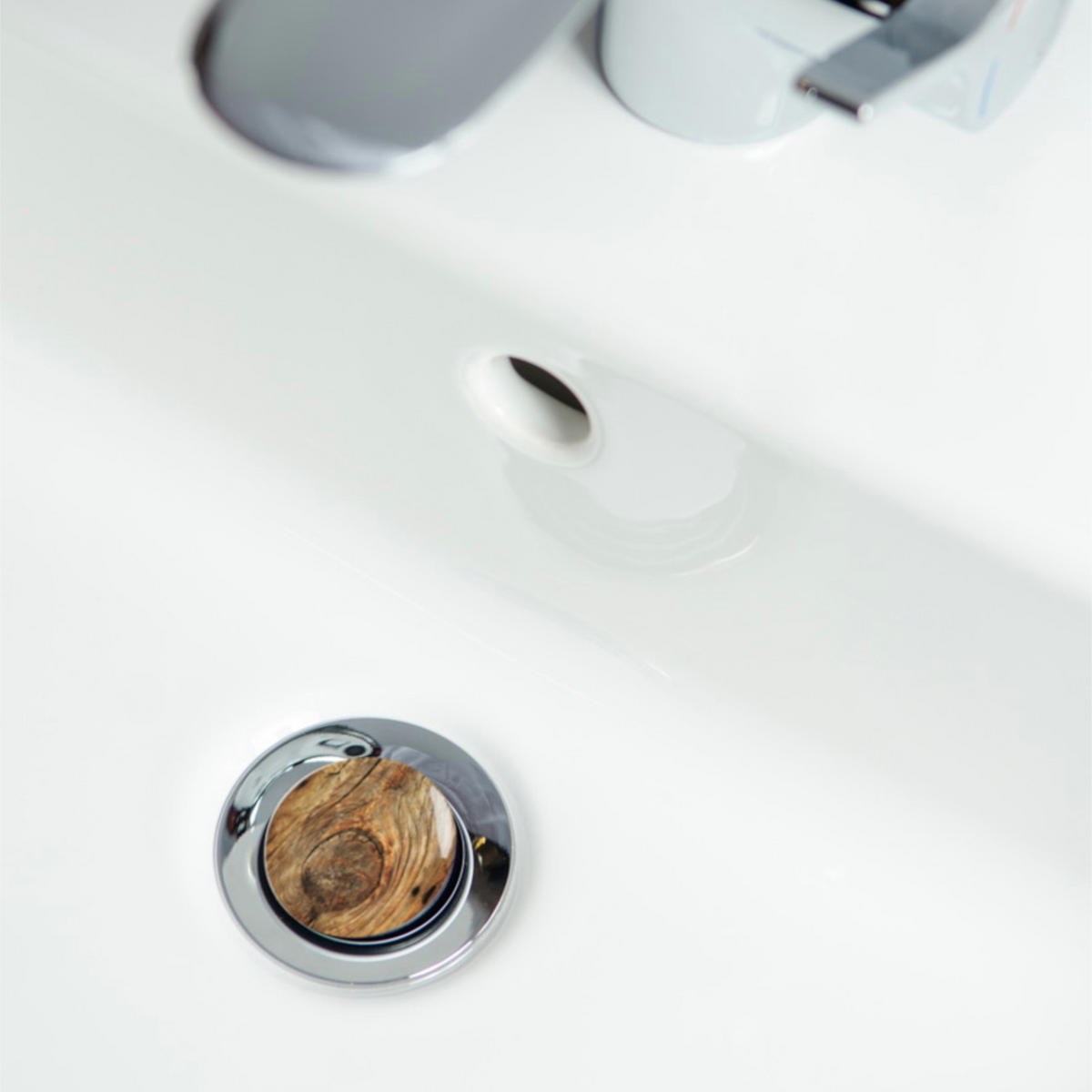 WASCHBECKENSTÖPSEL Rustikal - Braun, Kunststoff/Metall (4/7/7cm) - Sanilo