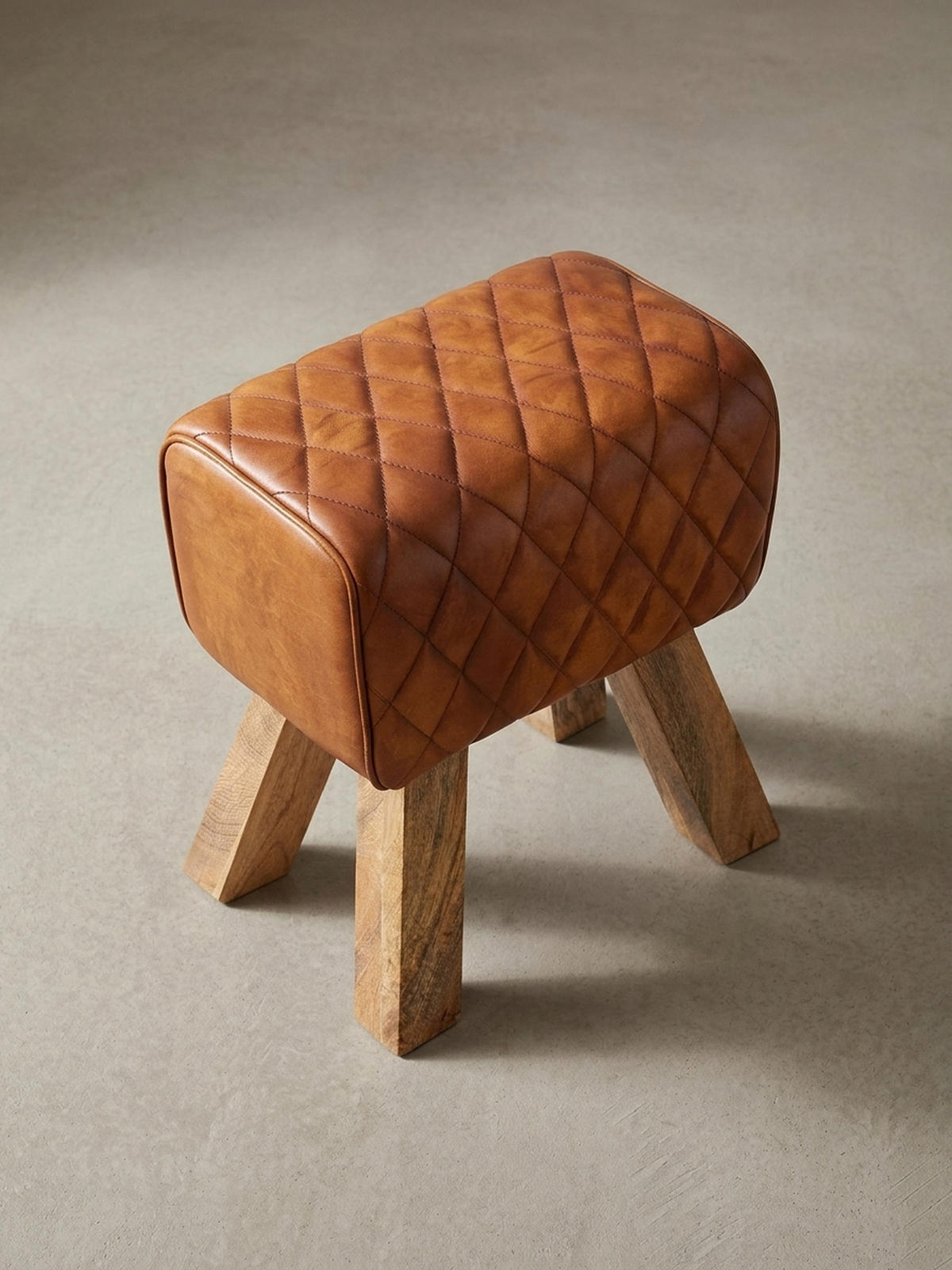 SITZHOCKER – Echtleder, Rautenmuster, robust - Braun, Mangoholz/Leder (40/48/27cm) - KADIMA DESIGN