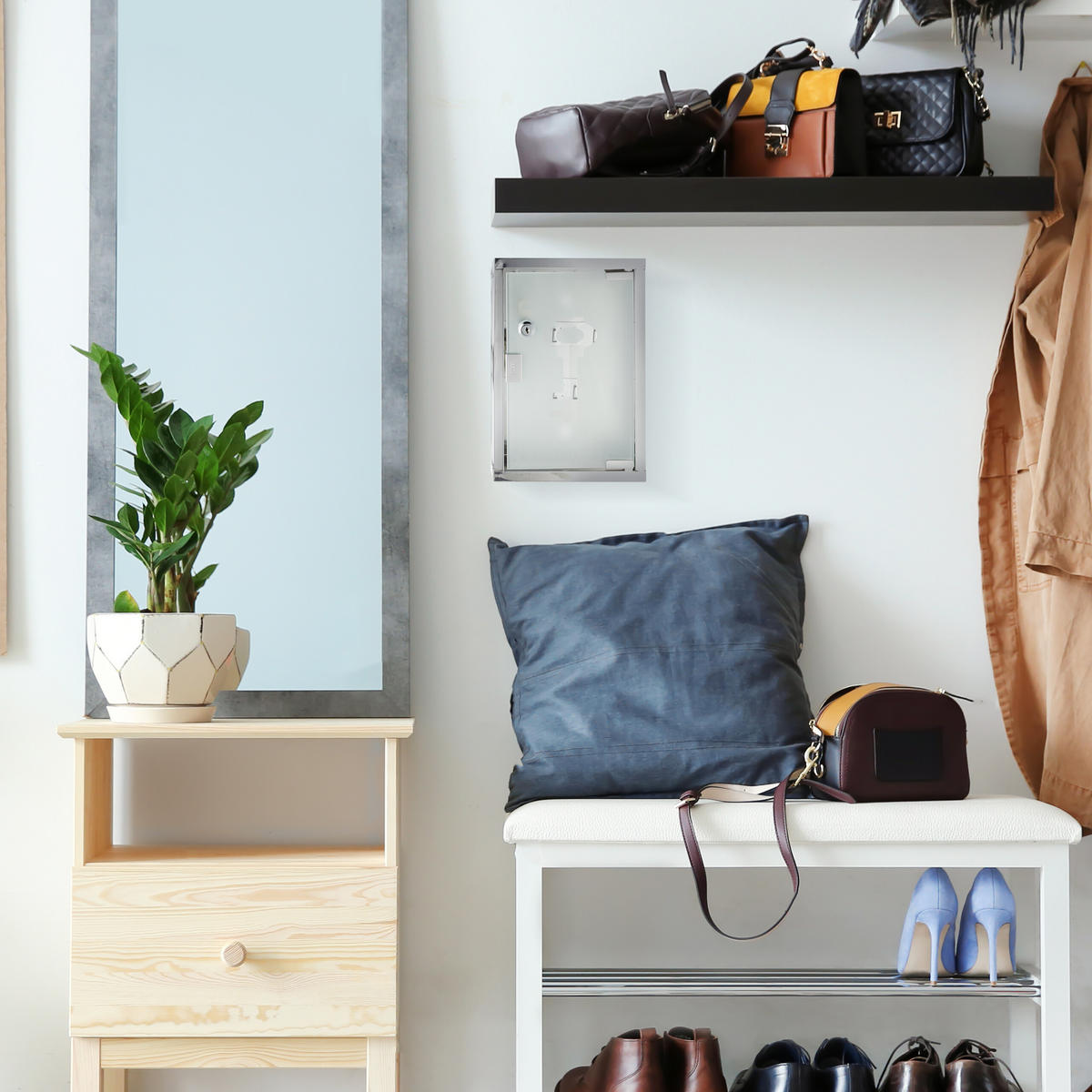 SKRINKA na kľúče - strieborná, kov/sklo (22/32/6cm) - Relaxdays