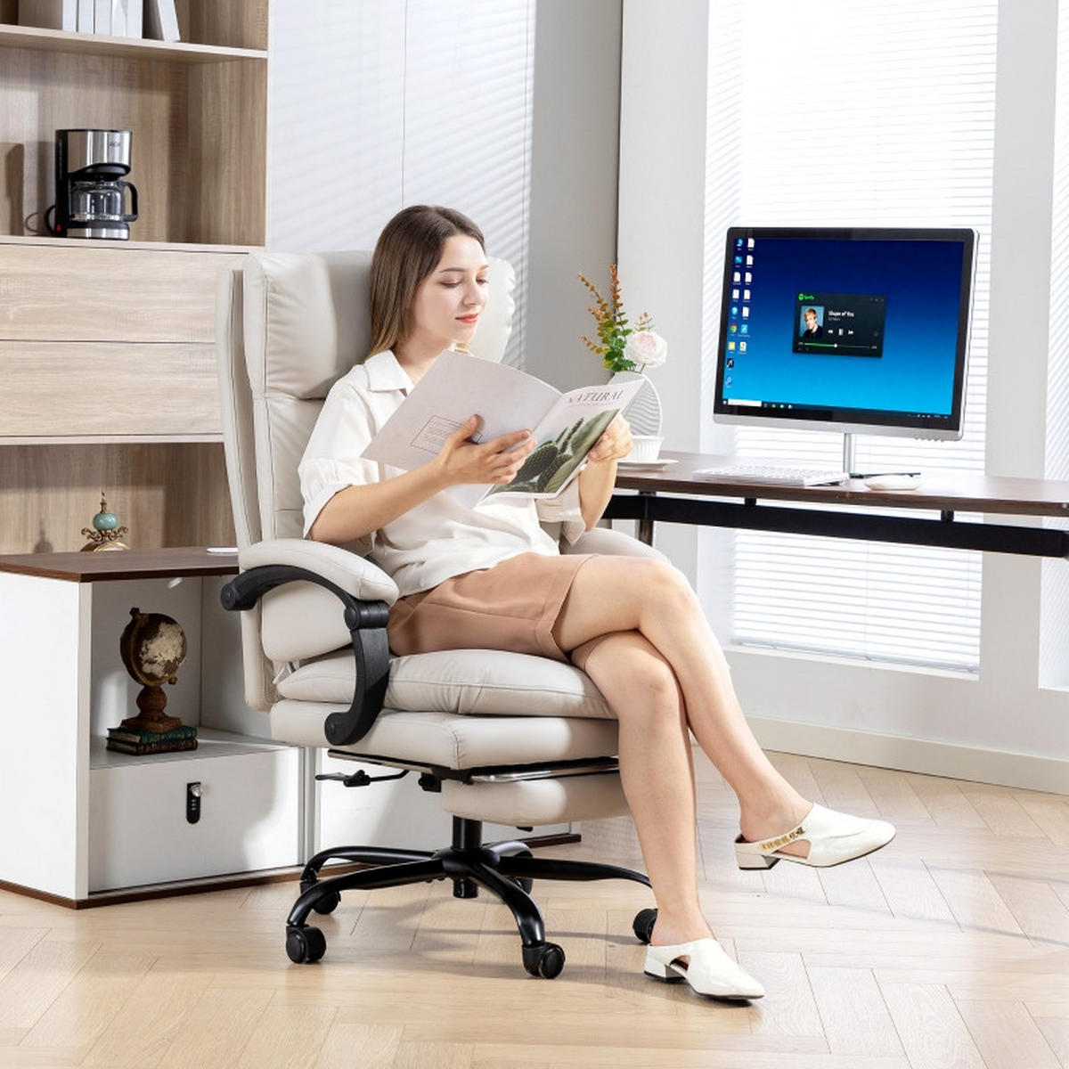 GAMINGSTUHL 66/60/113-121 cm, höhenverstellbar und neigbar, mit Fußstütze, Kunstleder, hellgrau - Hellgrau, Kunststoff (60/121/66cm) - Redom