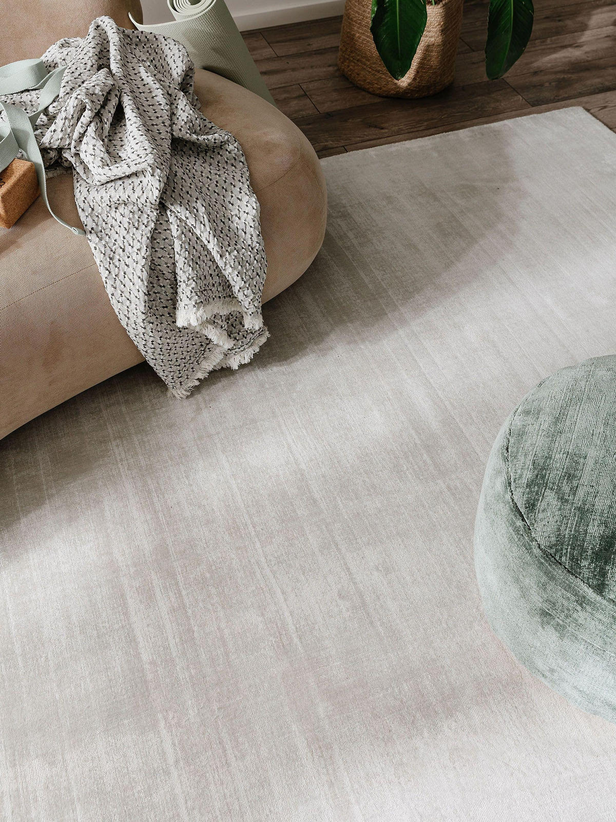 VISKOSETEPPICH Nova Hellgrau 250x350 cm - Hellgrau, Textil (250/350cm) - benuta Pure