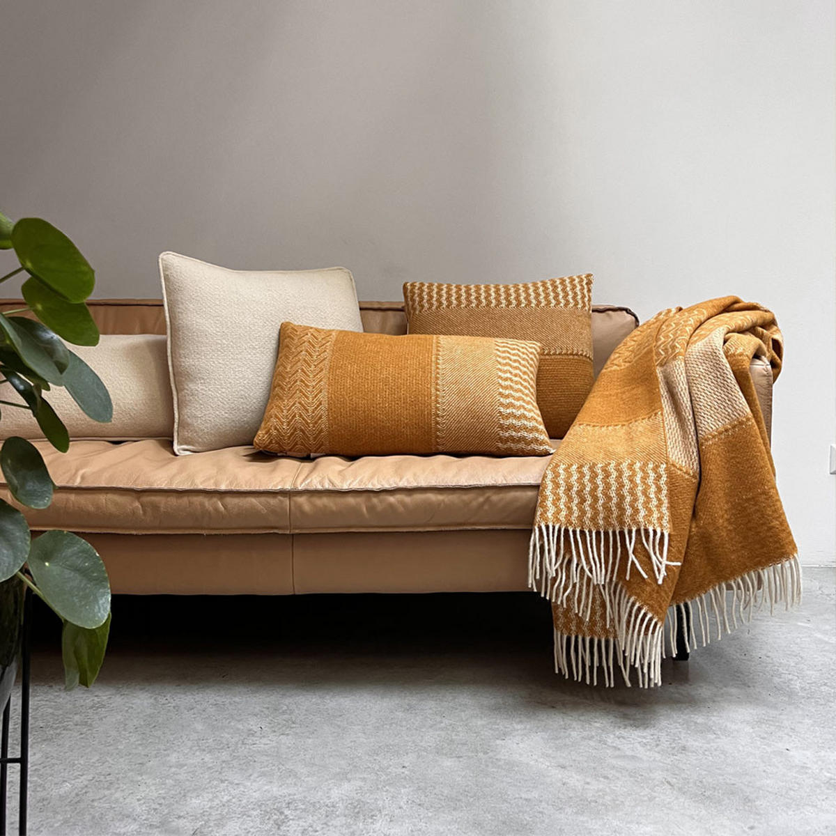 WOLLKISSEN Uptown ockerfarben quadratisch 45x45 - Gelb, Textil (45/45/12cm) - Malagoon