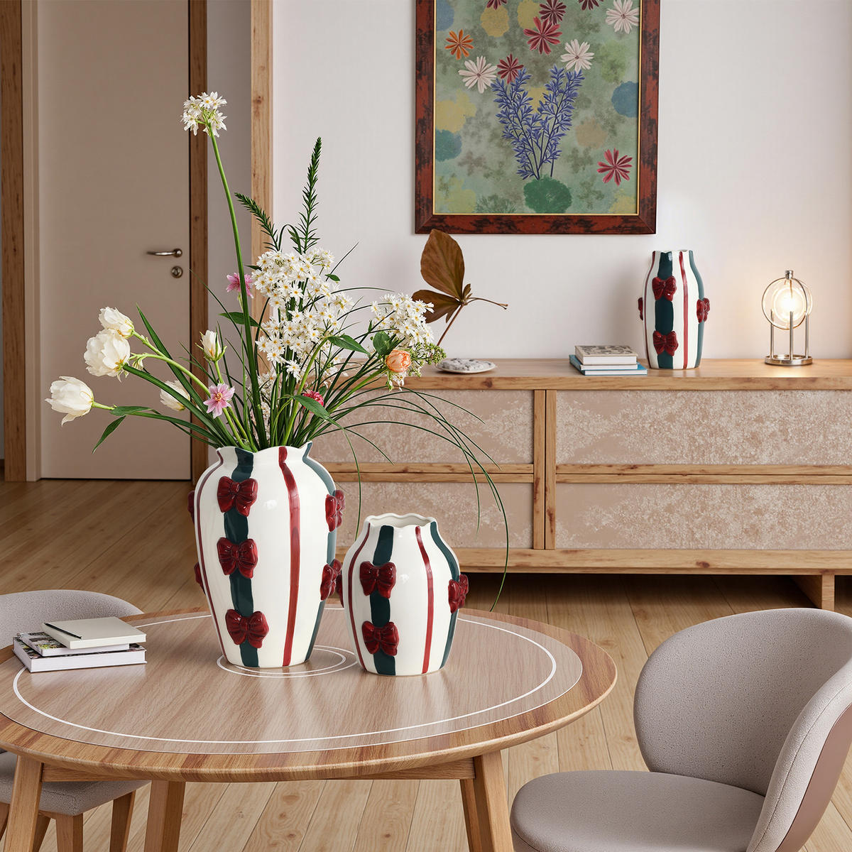 KERAMIKVASE, Schleifen-Design, D9,4 cm, H21 cm - Weiß, Keramik (22cm) - Hometopia