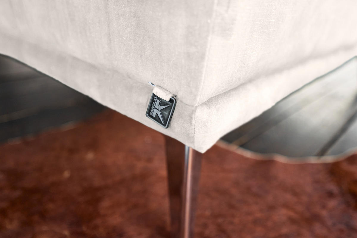 HOCKER WIOLO Cremeweiß Velvet - Silberfarben/Creme, Textil/Metall (110/42/110cm) - KAWOLA