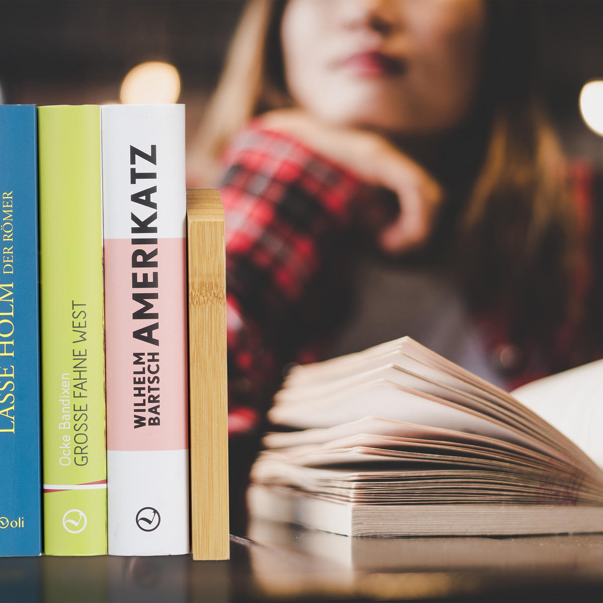 2-DIELNA knižná opora - svetlohnedá, kov/drevo (11.5/17/12.5cm) - Relaxdays