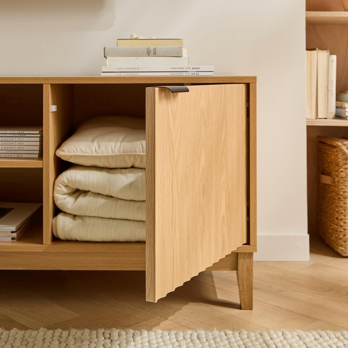 TV-MÖBEL mit 2 offenen Fächern und 2 Türen mit geriffelter Front bologne 40/52/140 cm - Eiche Bianco, Holzwerkstoff (140/52/46cm) - Calicosy