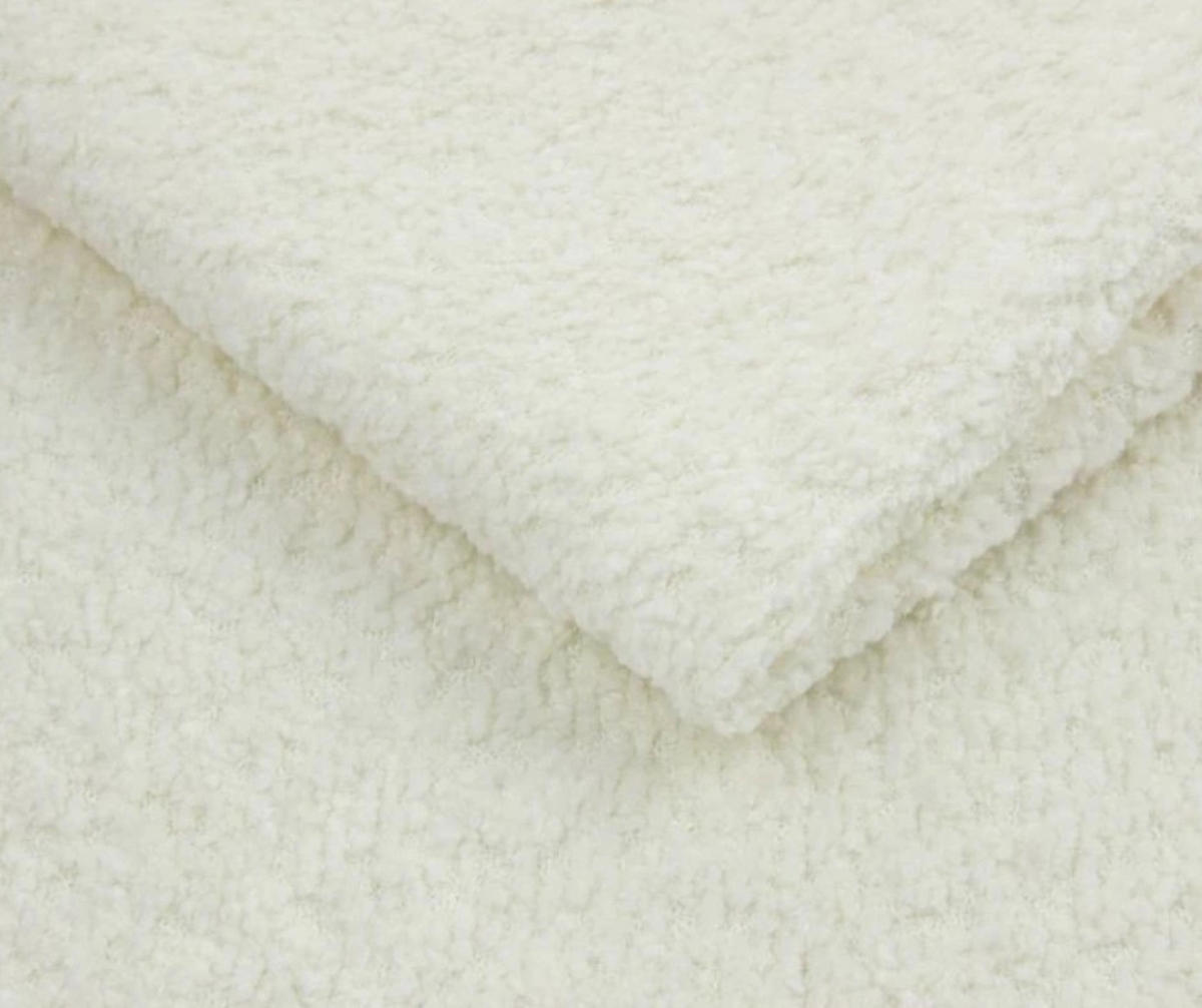 SOFA Molly – Freistehendes halbrundes Designsofa mit zwei eleganten, abnehmbaren RückenKissen, Abriamo Stoff, Größe: 234x101x88 cm, Weiß - Weiß, Holz/Textil (234/88/101cm) - DomoHome