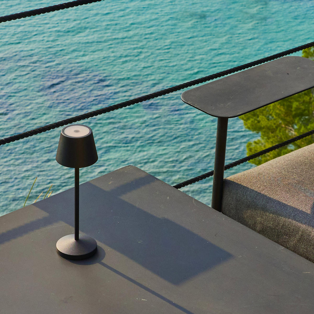 EMILY H25CM Kabellose Tischleuchte - Schwarz, Metall (8/8/20cm) - Lumisky