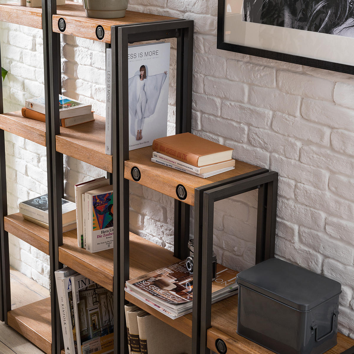 STUFENREGAL - Akazie massiv / Metall - Akaziefarben, Holz (140/150/25cm) - home24