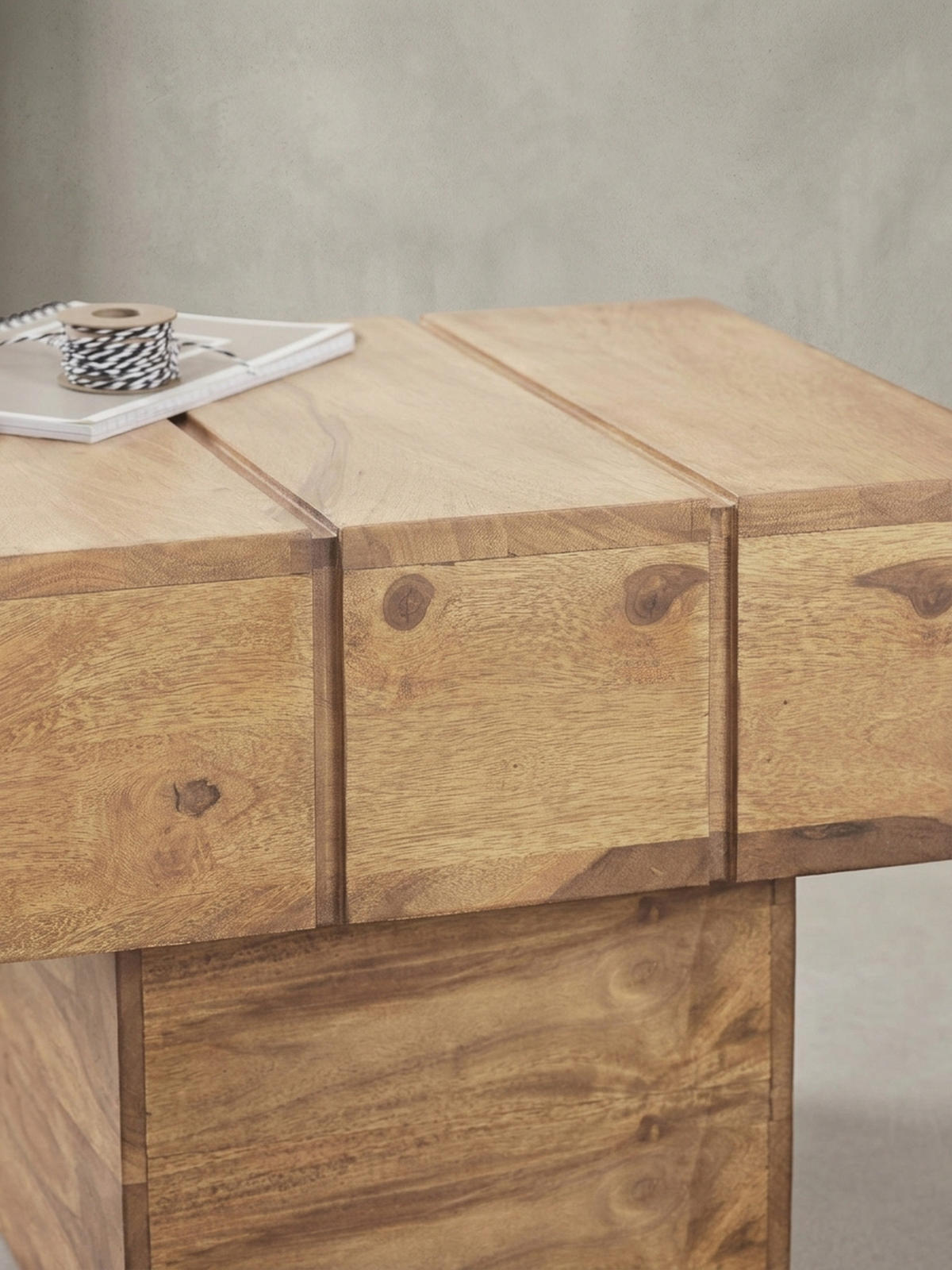 BEISTELLTISCH aus Massivholz, handgefertigt, Unikat, Beige 44x44x30 cm - Beige, Holz (44/44/30cm) - KADIMA DESIGN