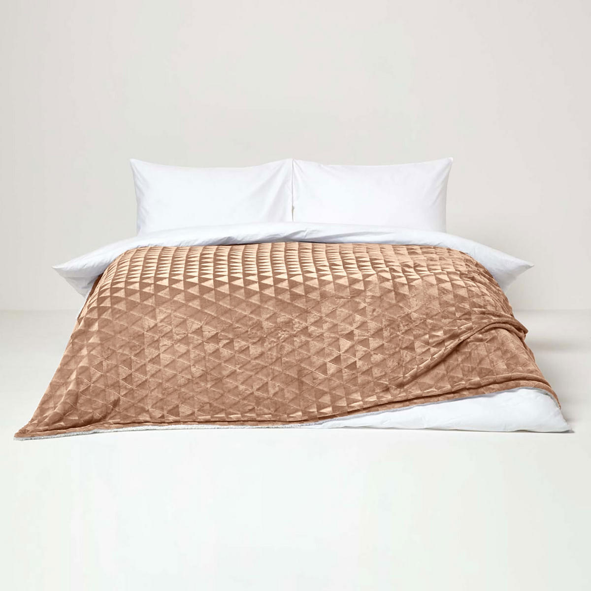 KUSCHELDECKE Sherpa 200/230 cm, Samtdecke mit Dreieckmuster - Hellbraun, Textil (200/230cm) - Homescapes