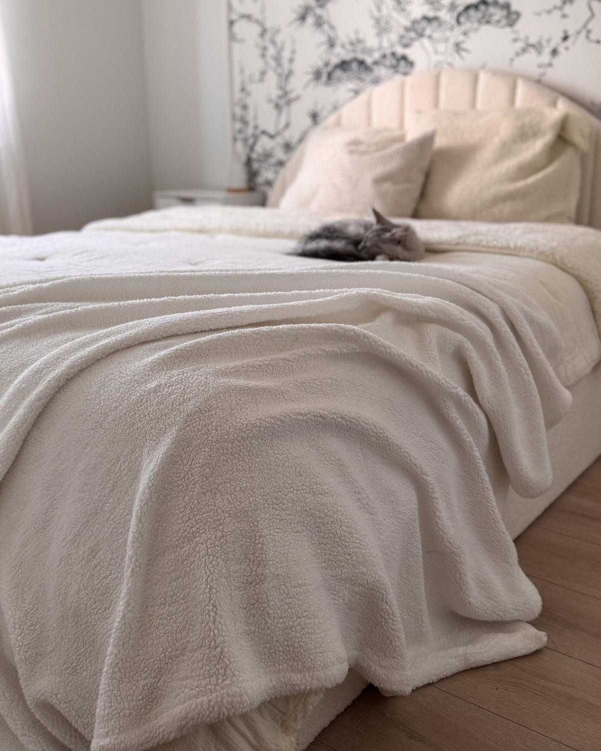 DEKA Bílá Mirge 125/150 cm - bílá, textil (125/150cm) - Beliani
