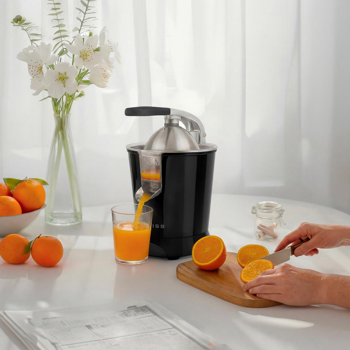 ZITRUSPRESSE ZEST9 Schwarz, tropffreier Ausgießer, leistungsstarker Gelenkarm, 160 W - Schwarz, Metall (18.5/29/25cm) - SWEISS