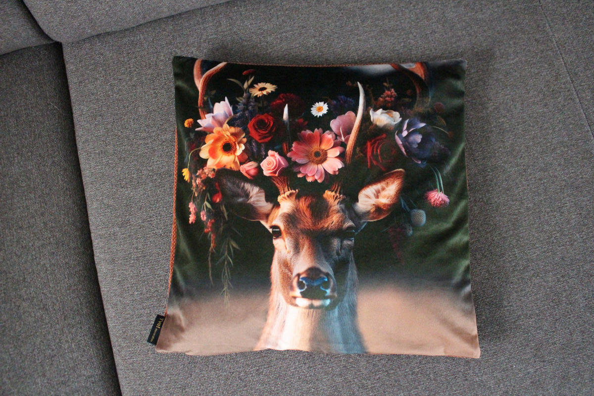 KISSENHÜLLE HIRSCH BLUME - Multicolor, Textil (45/45cm) - Yve! decoration