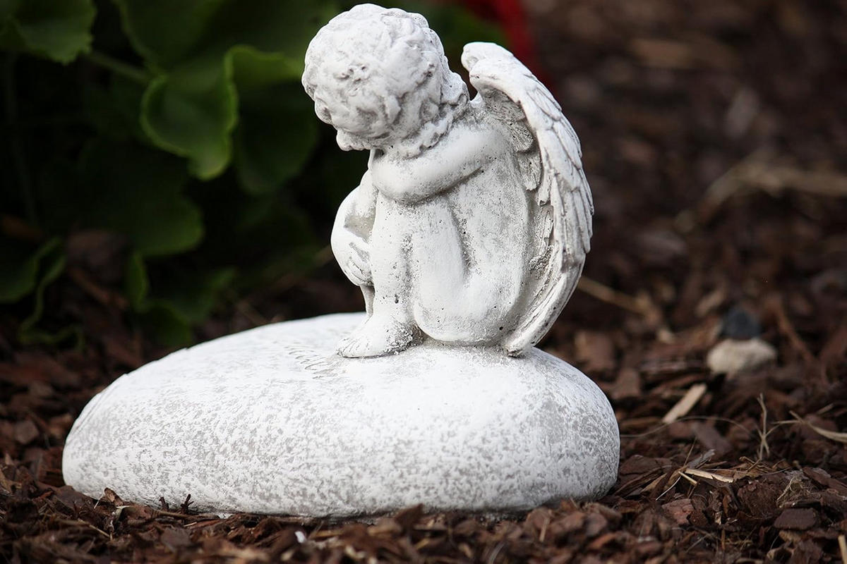 STEINFIGUR Engel auf Herz sitzend, mit Inschrift, Frostfest - Grau, Stein (16/14/15cm) - stoneandstyle