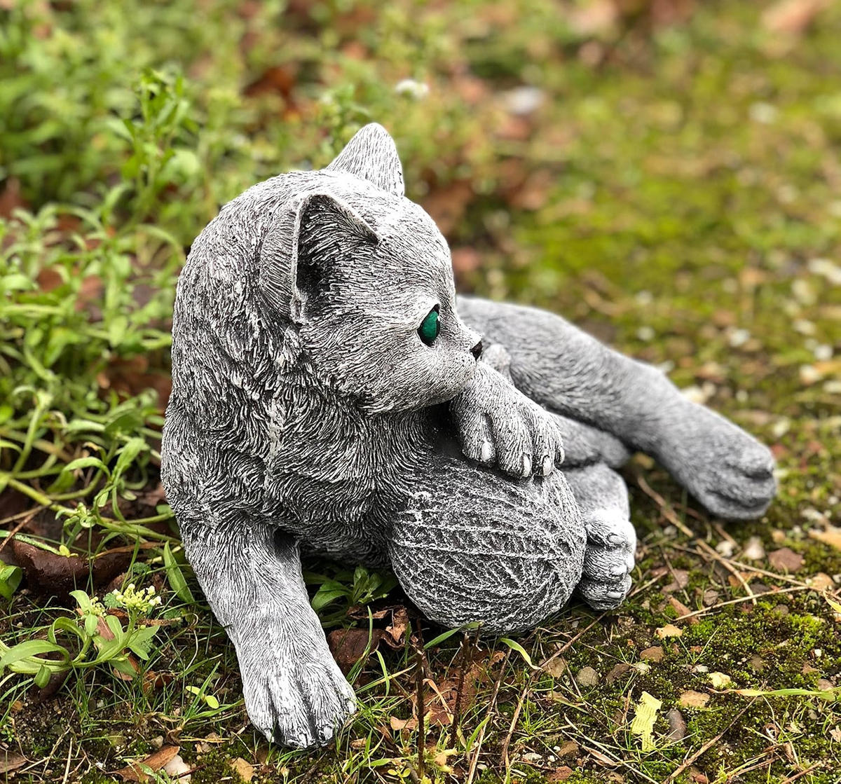 STEINFIGUR Katze Tiffy mit Ball frostfest Steinguss - Grau, Stein (24/16/19cm) - stoneandstyle