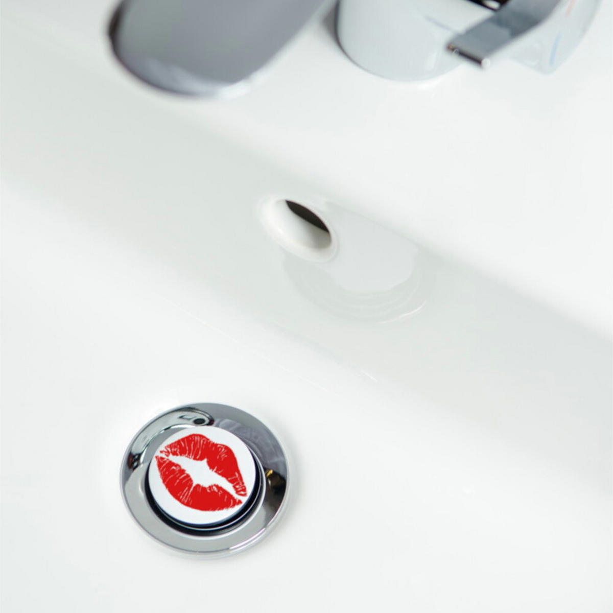 WASCHBECKENSTÖPSEL Kiss - Rot, Kunststoff/Metall (4/7/7cm) - Sanilo
