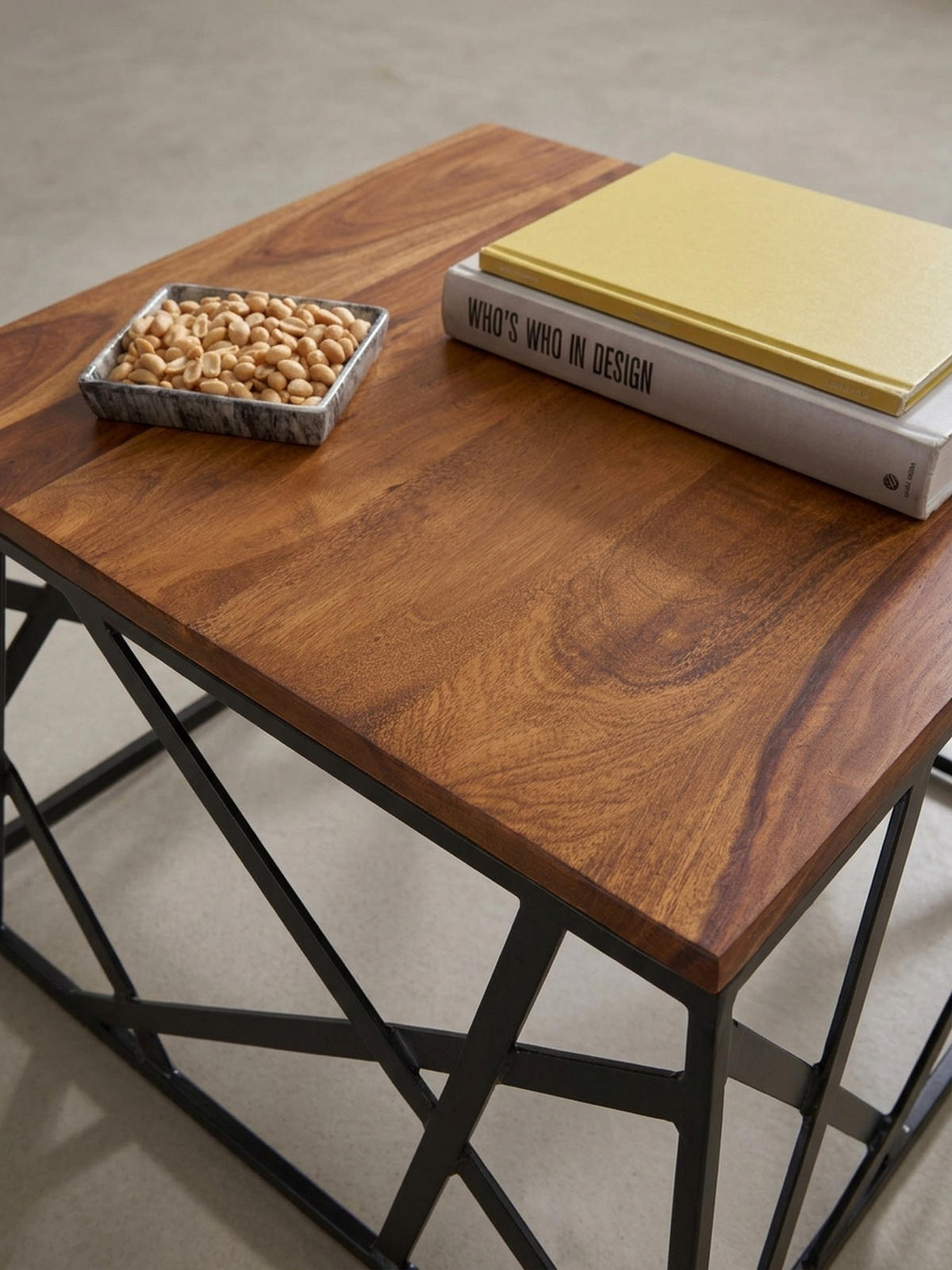 COUCHTISCH Industrial Stil, Sheesham Holz, Schwarzes Metallgestell, 60x60 cm - Schwarz/Braun, Holz/Metall (60/60/35cm) - KADIMA DESIGN