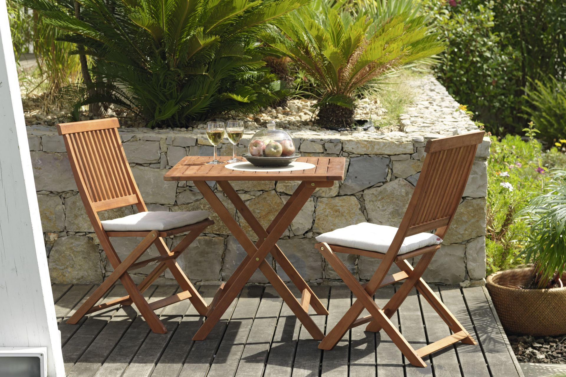 Drveni vrtni stol i stolice