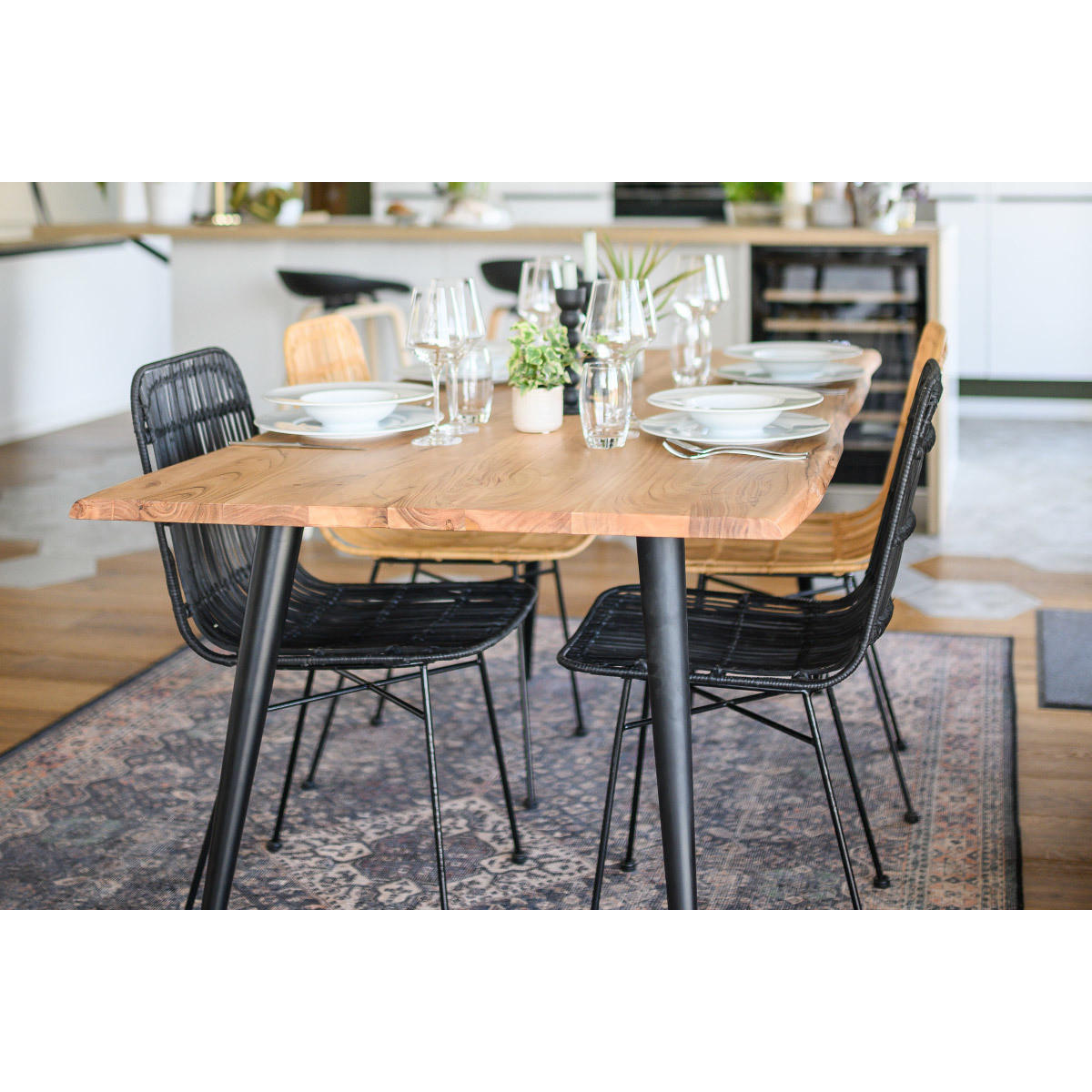 ESSTISCH Akazienholz Metall L175 EDGE - Dunkelbraun, Holz (175/90/76cm) - Miliboo