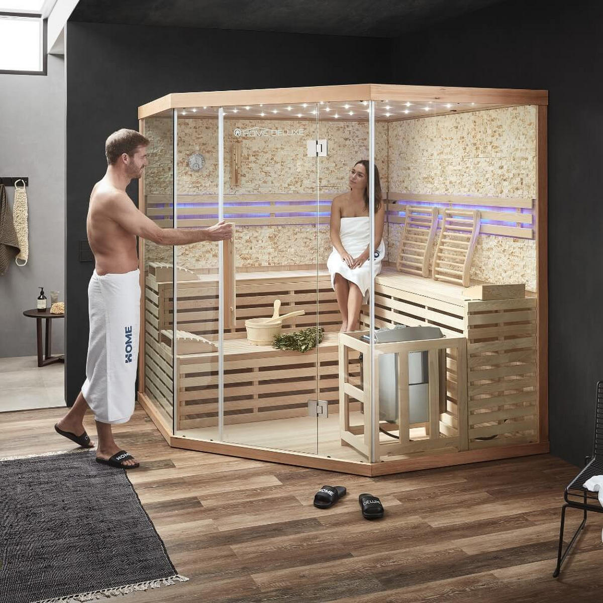 TRADITIONELLE Sauna mit Kunststeinwand SKYLINE BIG XL - 200 x 200 cm für 6 Personen - Naturfarben, Holz (200/210/200cm) - Home Deluxe