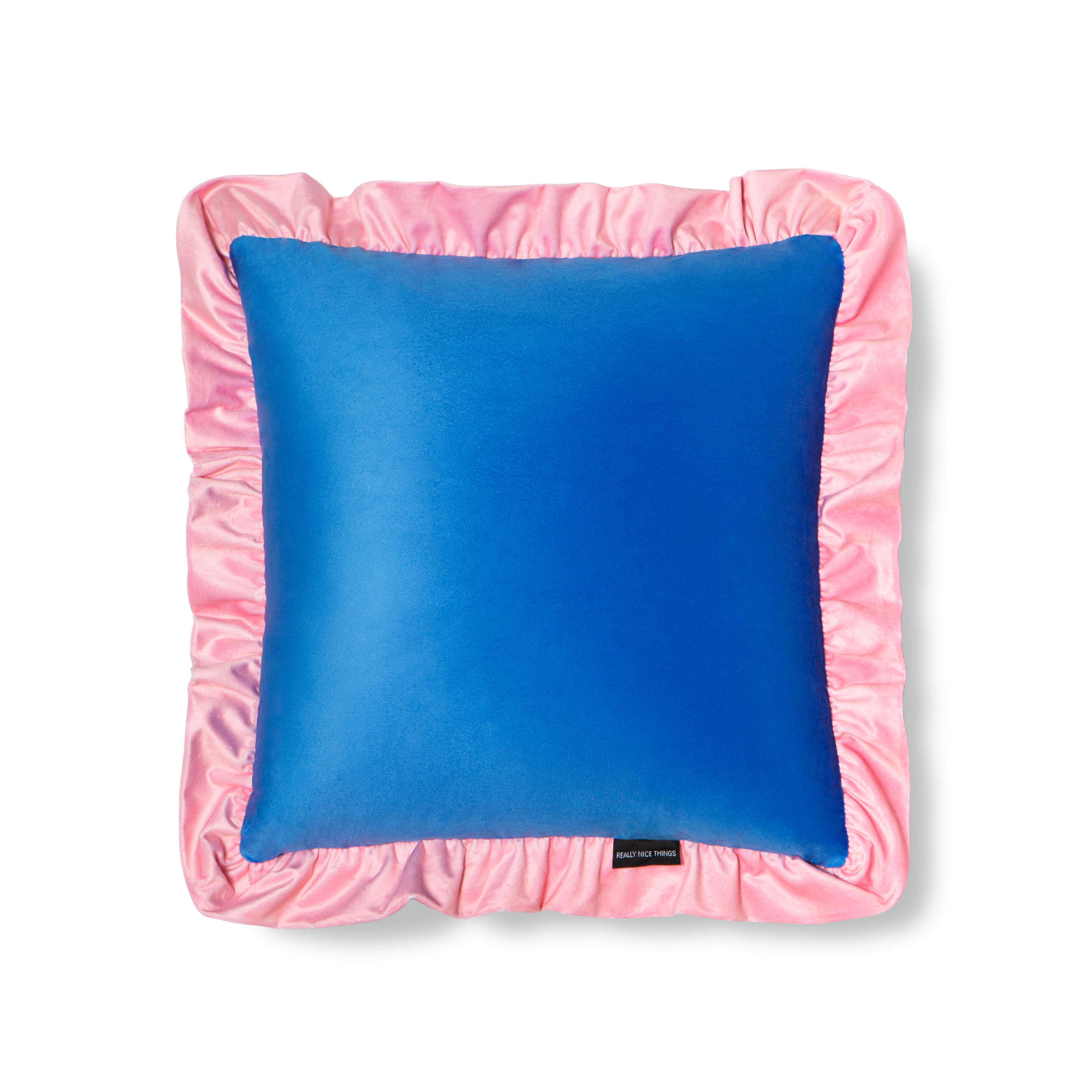 KISSEN aus bedrucktem Samt mit plissiertem Volant, rosa und blau RUFFLE - Blau/Rosa, Textil (55/55cm) - RNT By Really Nice Things