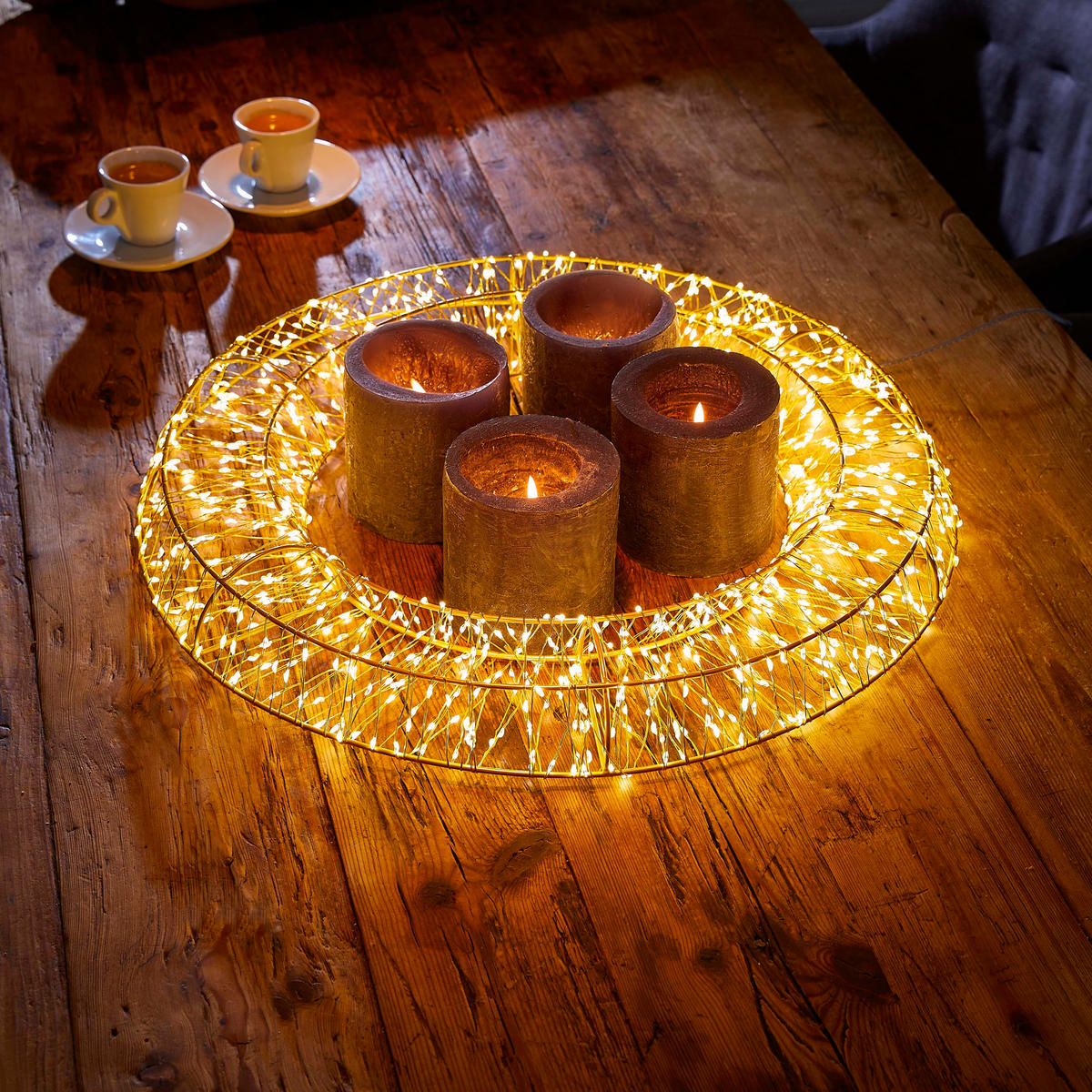 LED-LICHTKRANZ - gold mit 1000 Micro LEDs und Timerfunktion für Innen und Außen, 50cm Durchmesser - Goldfarben, Metall (5/50/50cm) - Northpoint