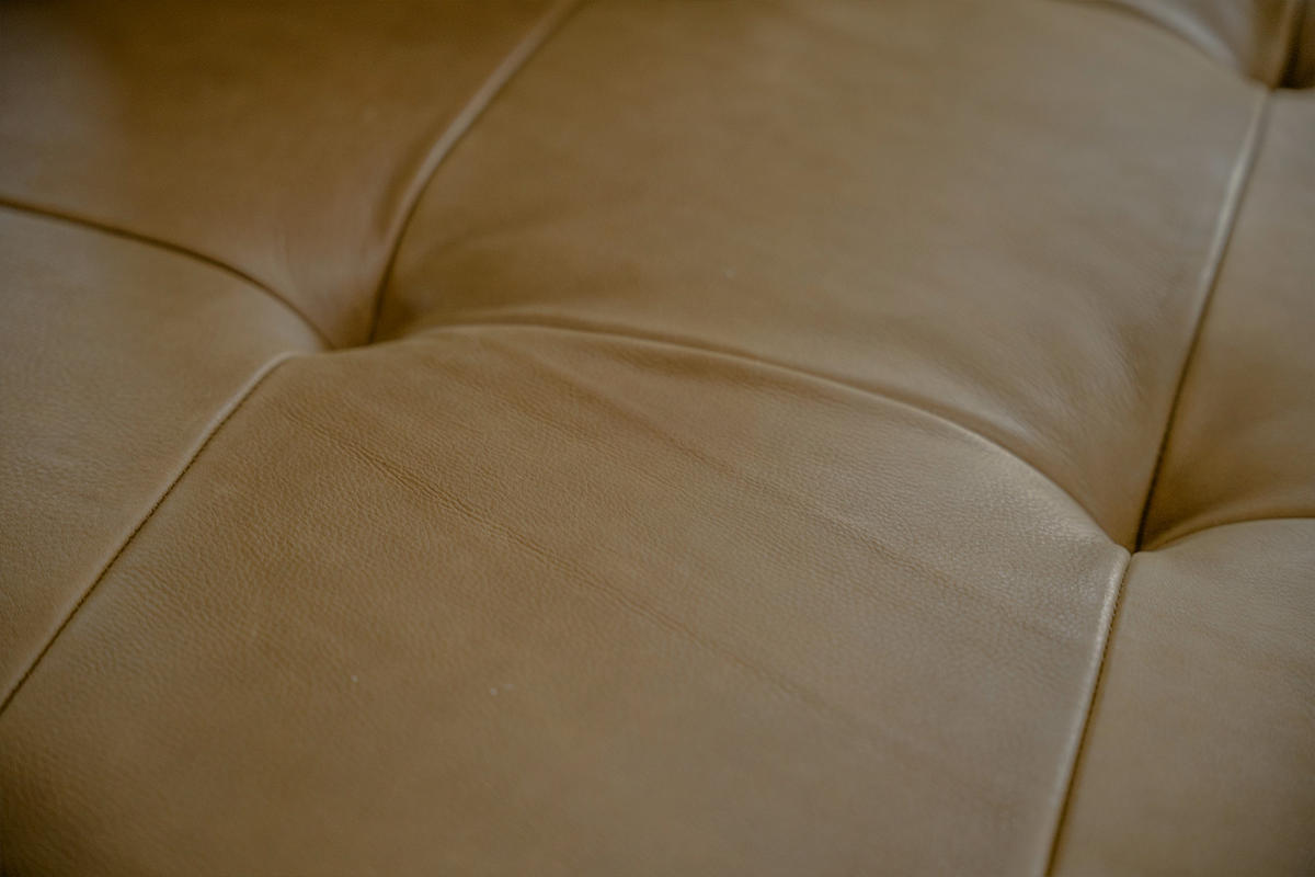 SOFA WIOLO Beige Leder - Beige/Silberfarben, Leder/Metall (240/83/110cm) - KAWOLA