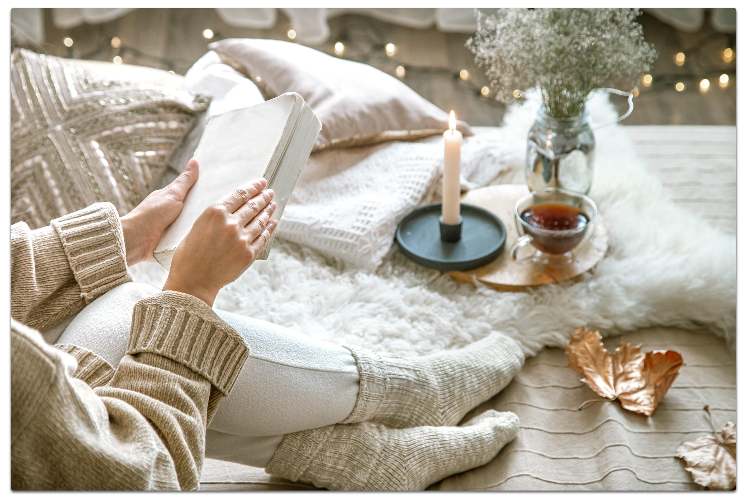Gemütliche Winterleseliste mit Büchern, die zum Entspannen und Träumen in der kalten Jahreszeit einladen
