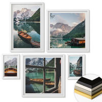 WANDBILDER 5er-Set - 50x50 cm & 20x30 cm & 40x60 cm Weißer Rahmen - See, Berge, Boote, Hütte, Fenster - Weiß, Kunststoff (40/60cm) - ArtPrintCave