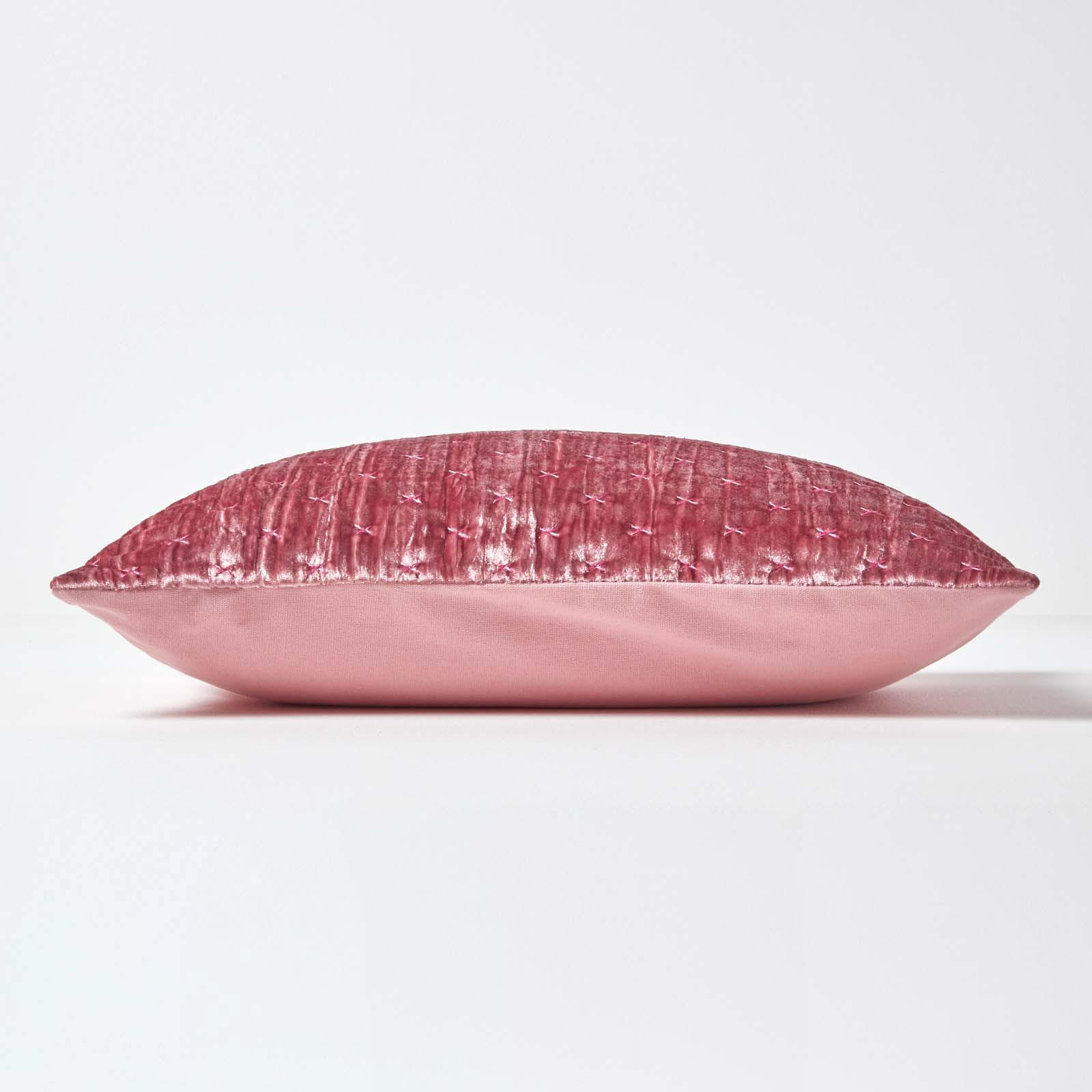 KISSENHÜLLE Pannesamt bestickt 40/40 cm - Altrosa, Textil (40/40cm) - Homescapes