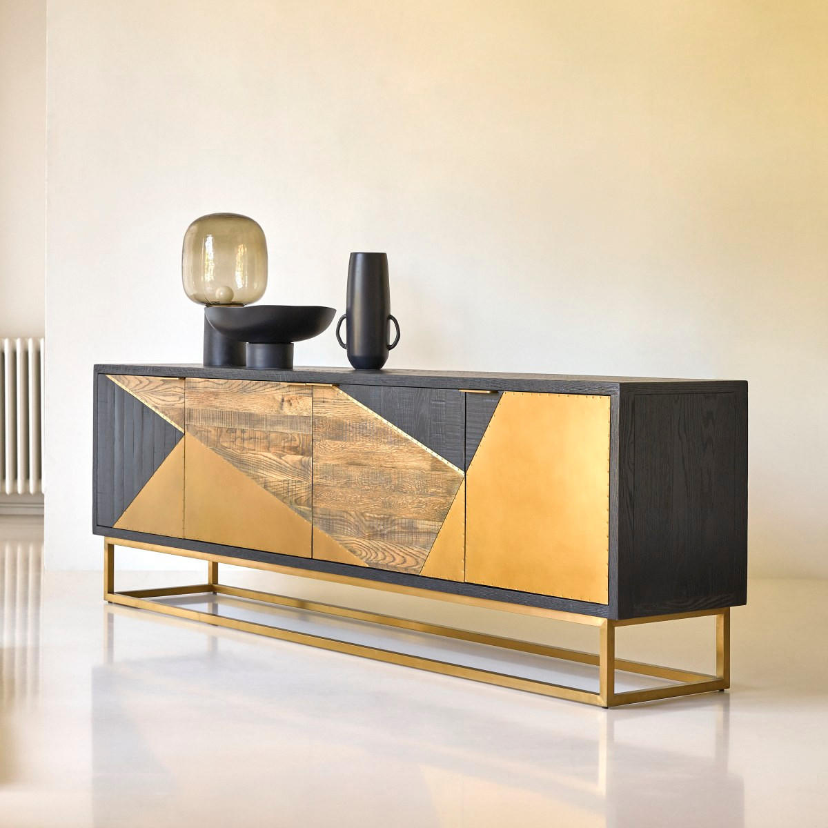 TV-SCHRANK Oscar Schwarz aus Eiche - Schwarz, Holz (240/77/48cm) - Tikamoon