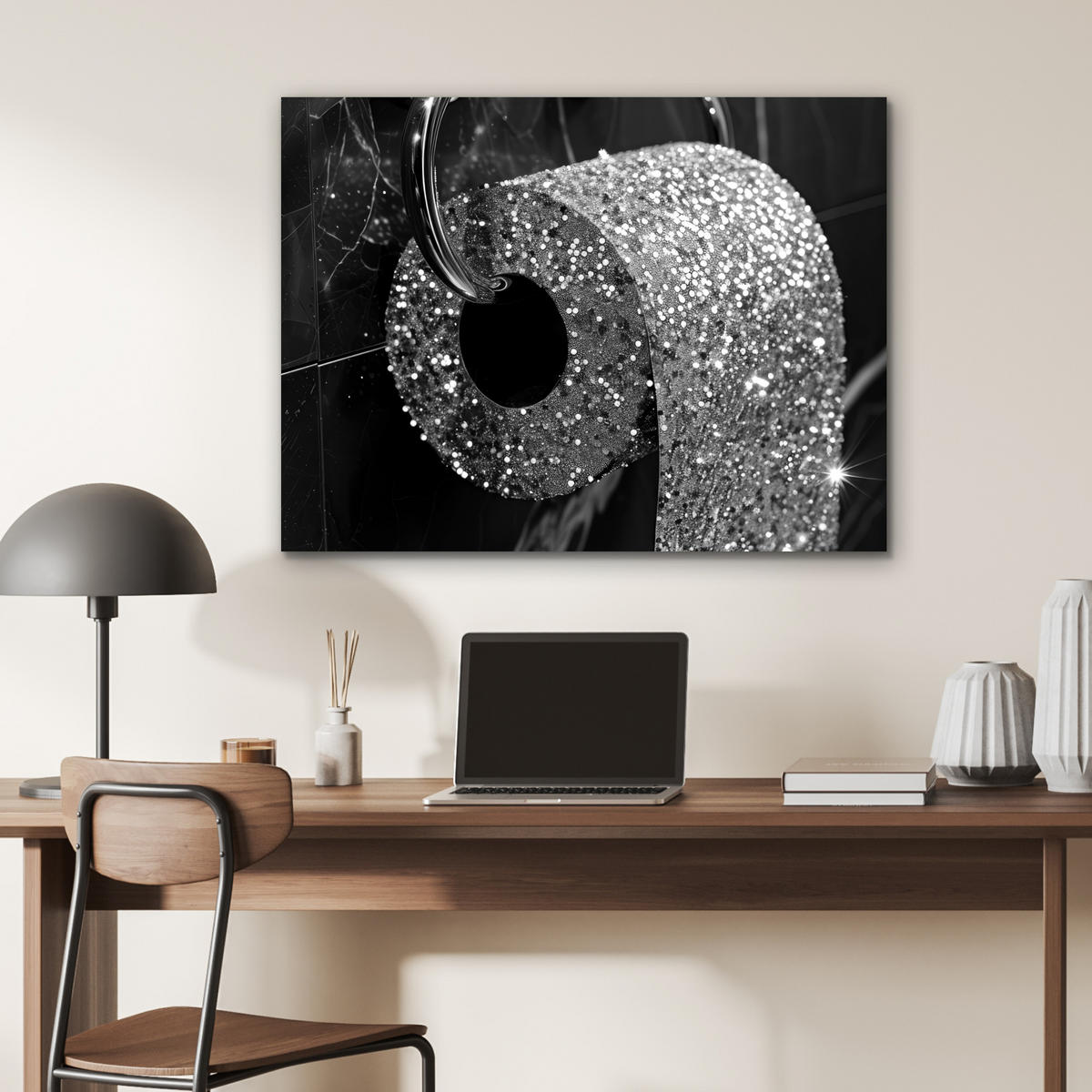 KOVOVÝ OBRAZ WC - toaletný papier - čiernobiely - trblietky 80x60 cm - strieborná, kov (80/60cm) - MuchoWow