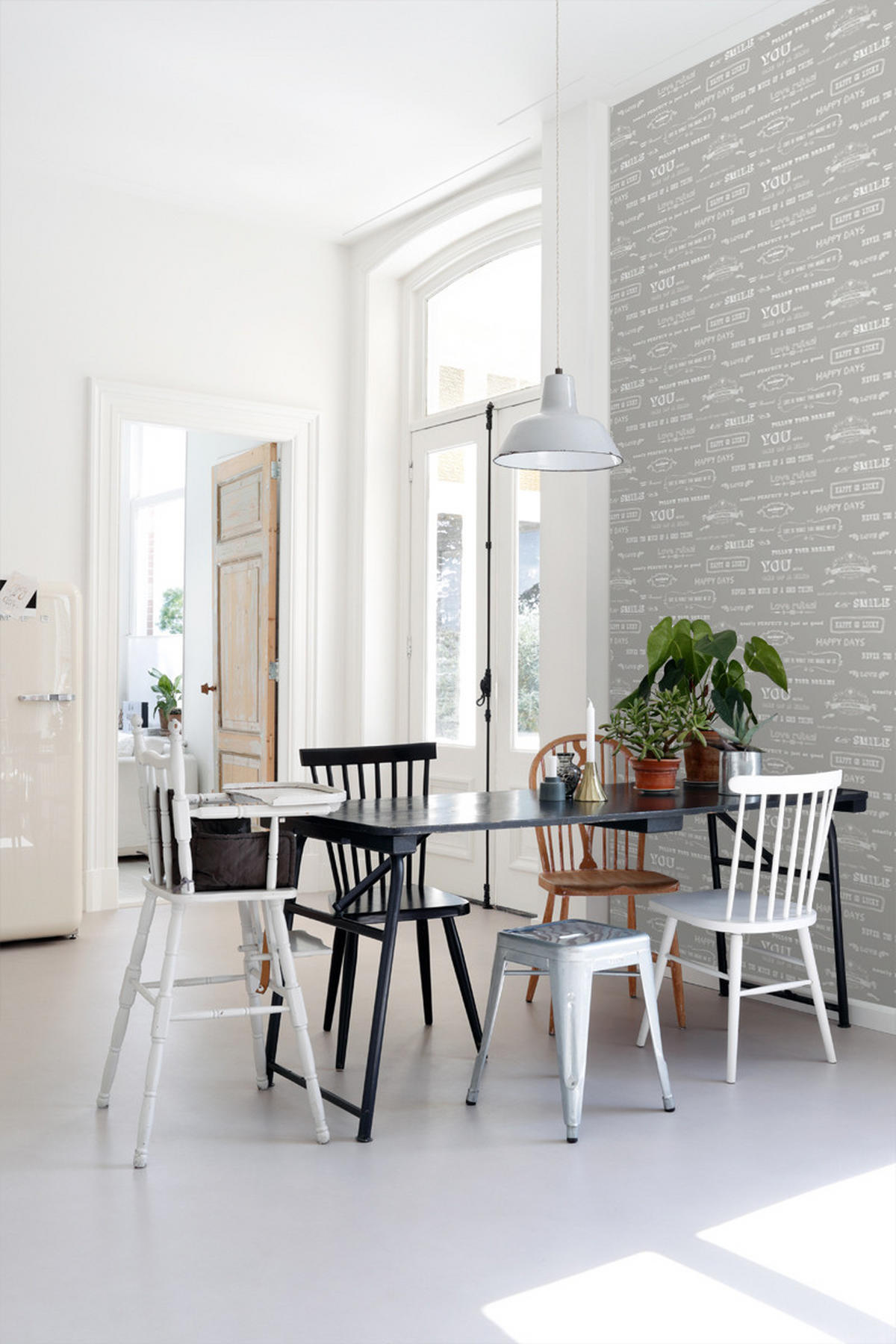 TAPETE Kreidetafel-Sprüche 53 cm x 10.05 m - Beige, Papier (53/1000cm) - ESTAhome