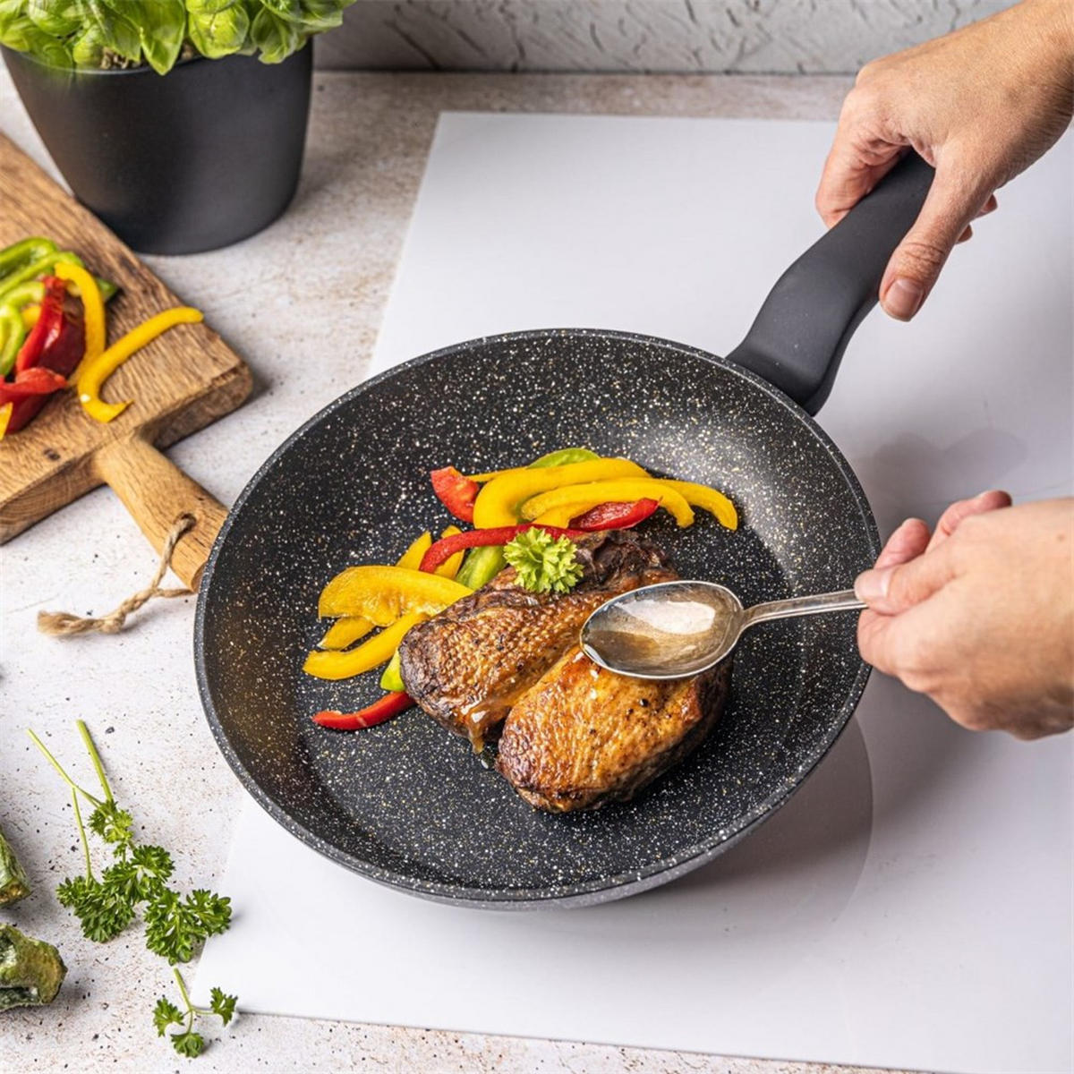 BRATPFANNE mit Marmorbeschichtung 24cm KB7664 - Schwarz, Metall (24cm) - Klausberg 