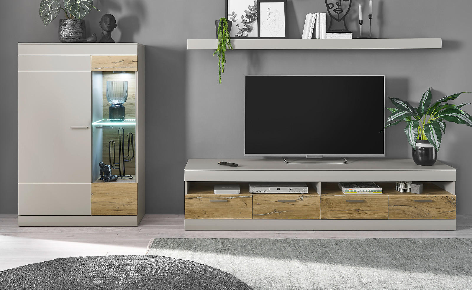 WOHNWAND grau matt, Zinneiche 3-teilig 300 cm, Wohnzimmerschränke mit Soft-Close-Funktion - Eichefarben/Silberfarben, Glas/Holzwerkstoff (300/170/45cm) - Furn.Design