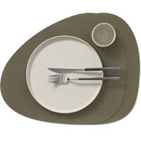 PLATZSET TISCHSETS Nupo - Leder - Armeegrün - Curved - 44 x 37 cm - 2 Stück - Olivgrün, Leder (44/37/2cm) - LIND DNA