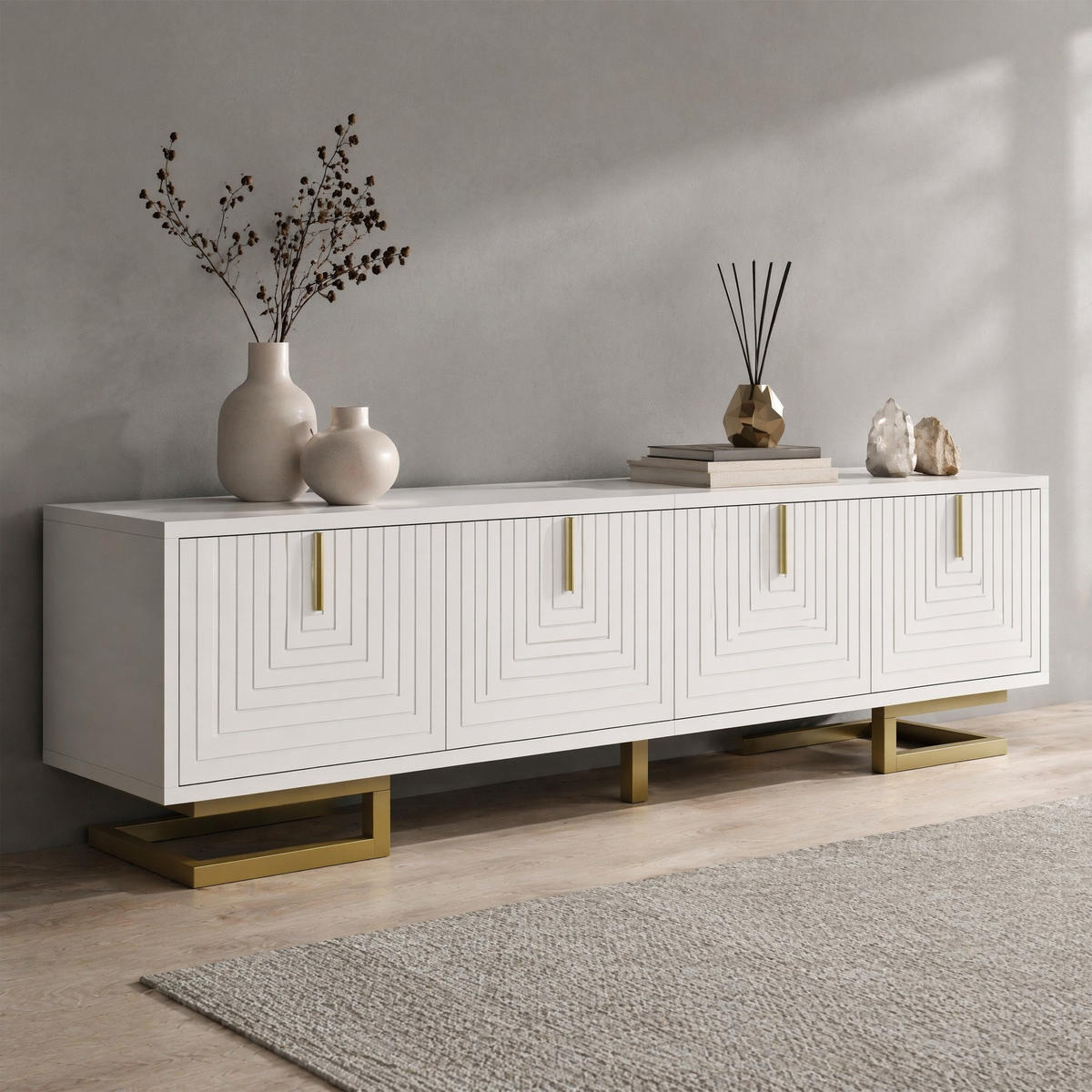 LOWBOARD in Weiß TV-Schrank mit strukturierten Türen und goldenen Griffen für Wohnzimmer, B160/T38/H44.5 cm - Goldfarben/Weiß, Holzwerkstoff/Metall (160/44.5/38cm) - STILVORA