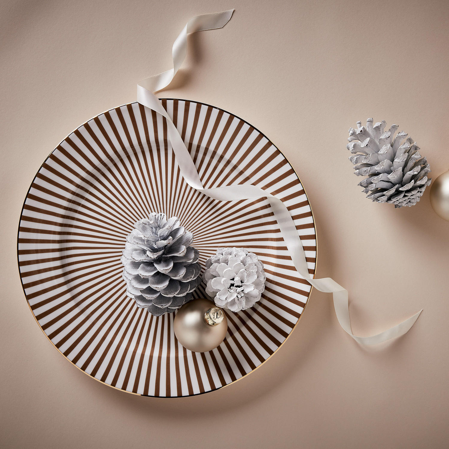 PLATZTELLER Palace - Weiß, Keramik (32/32/3cm) - Butlers