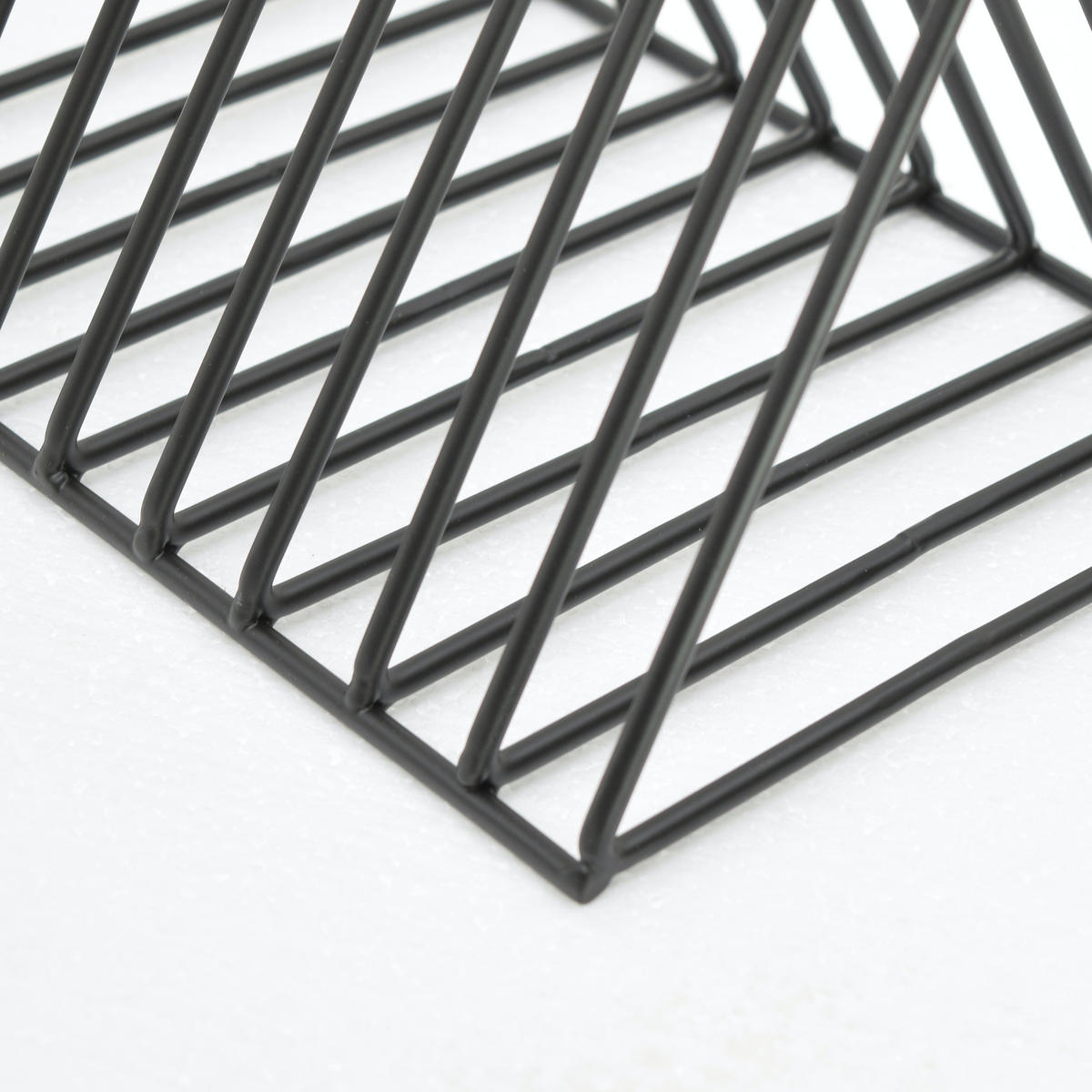 ZEITSCHRIFTENFACH Drup Schwarz - Schwarz, Metall (26/19/18cm) - LOFT42