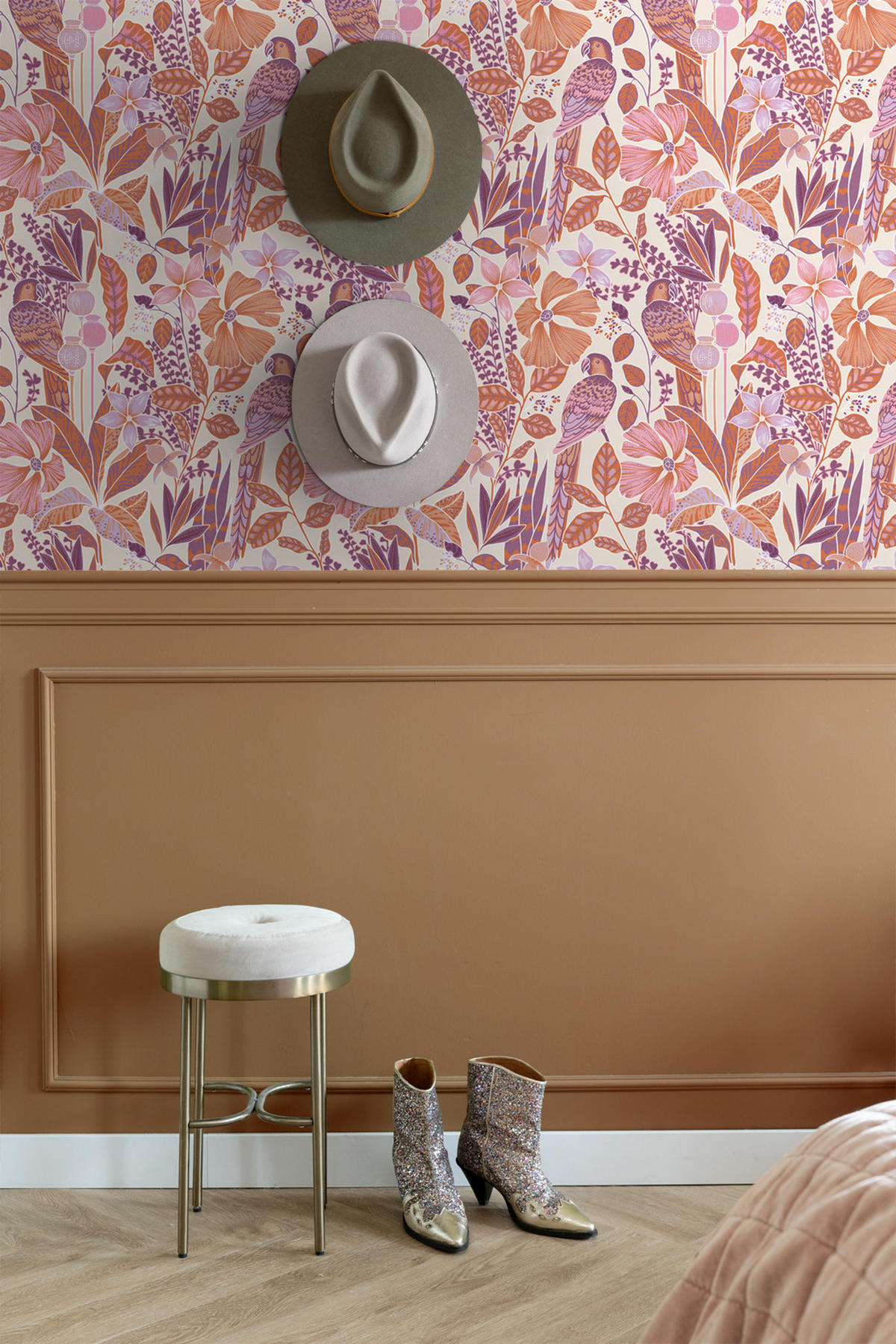 TAPETE tropischen Blumen und Paradiesvögeln 50 x 900 cm - Lila, Papier (50/900cm) - ESTAhome