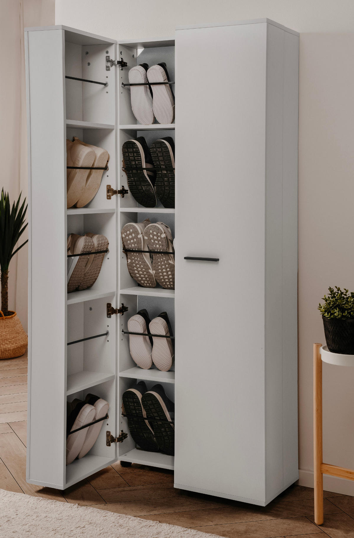 SCHUHSCHRANK weiß 74 cm, Garderobenschrank 15 Fächer, bis 30 Paar Schuhe - Schwarz/Weiß, Holzwerkstoff/Kunststoff (70/181.5/34cm) - Furn.Design