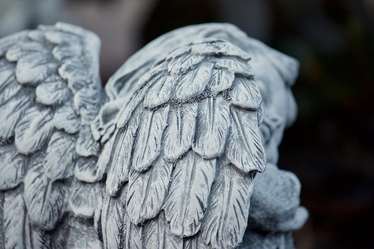 STEINFIGUR Engel auf Fels sitzend, massiver Steinguss, Frostfest - Grau, Stein (17/23/18cm) - stoneandstyle