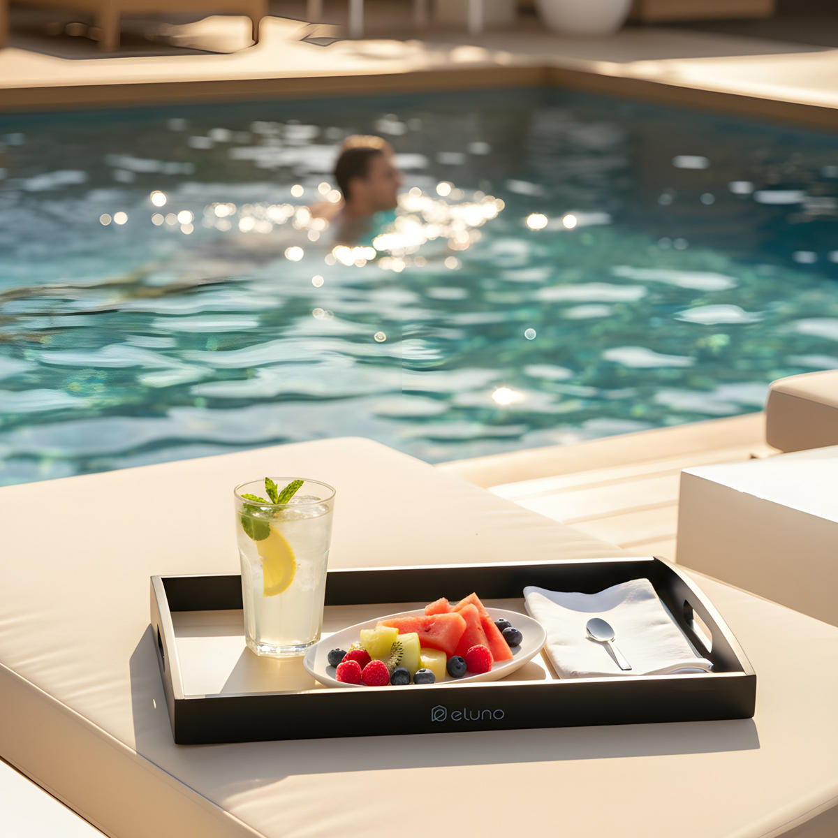 SERVIERTABLETT mit Griffmulden - Schwarz, Naturmaterialien (50/5/30cm) - eluno