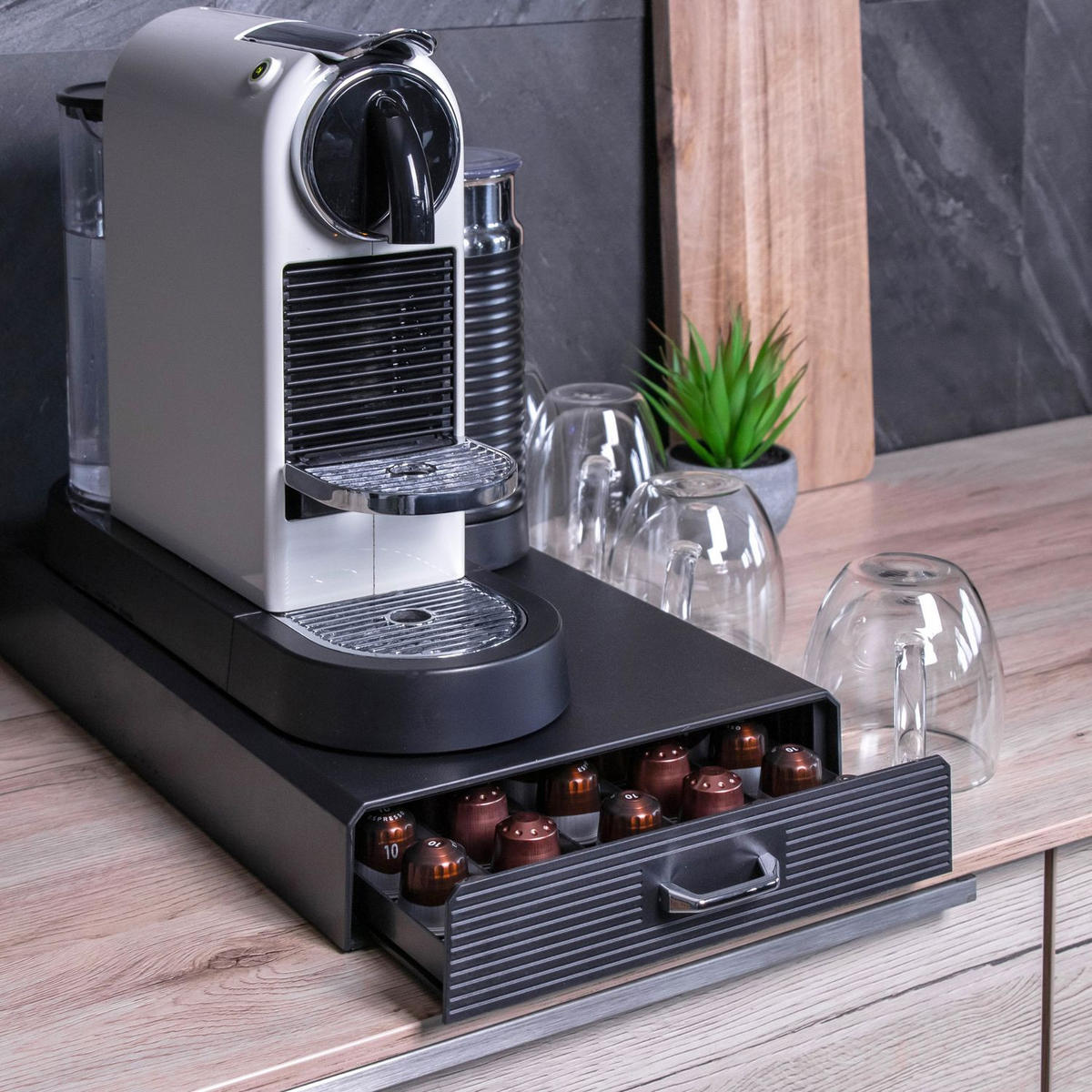 AUFBEWAHRUNGSSCHUBLADE für Kaffeekapseln kompatibel mit Nespresso Kapseln - Schwarz, Kunststoff (23.5/6/38.5cm) - Intirilife