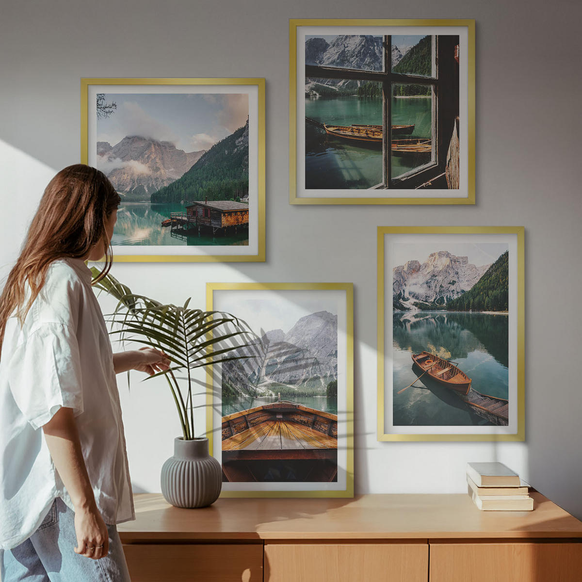 WANDBILDER 4er Set - 50x50 cm & 40x60 cm Goldrahmen - See, Berge, Boote, Hütte, Fenster - Goldfarben, Kunststoff (50/50cm) - ArtPrintCave