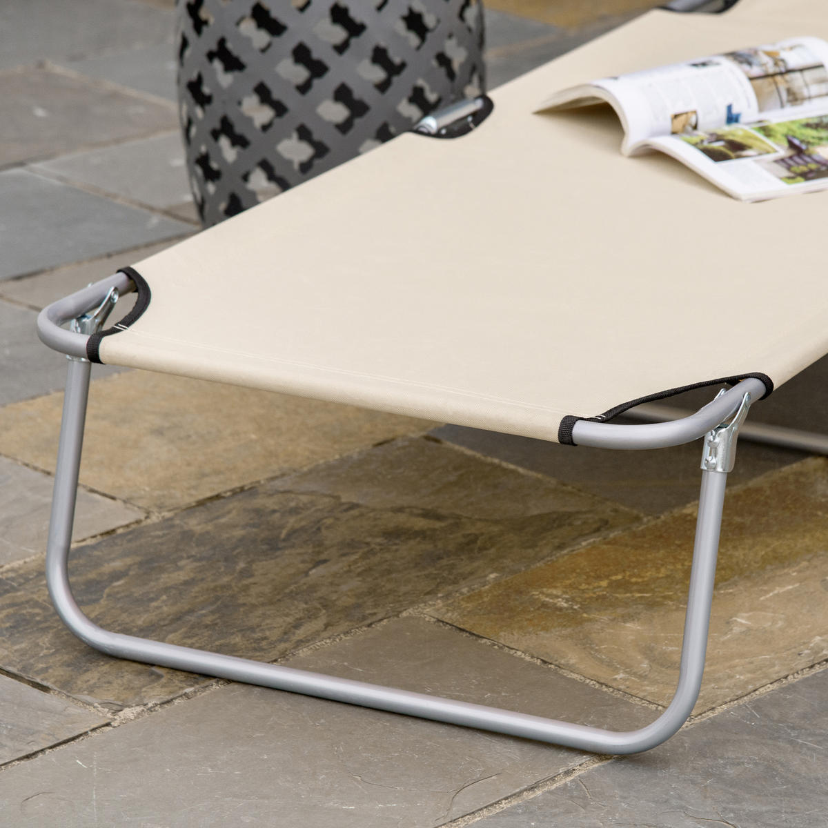 KLAPPBARE Sonnenliege mit Sonnendach und 4-fach verstellbarer Rückenlehne, wetterfeste Campingliege bis 120 kg, Beige - Beige, Metall (187/36/58cm)